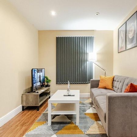 Cozy Flat In Walsall Town Centre Buitenkant foto