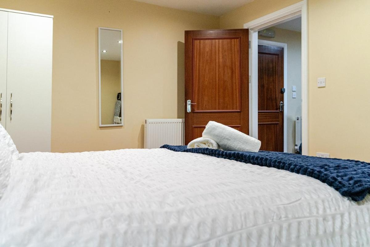 Cozy Flat In Walsall Town Centre Buitenkant foto
