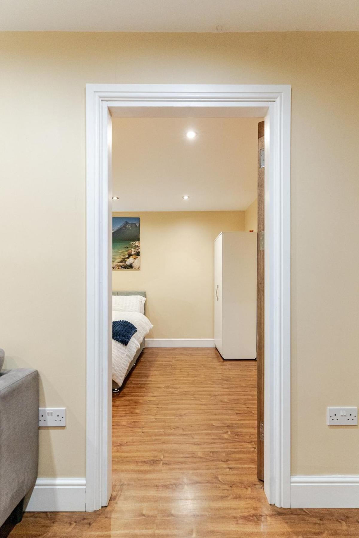 Cozy Flat In Walsall Town Centre Buitenkant foto