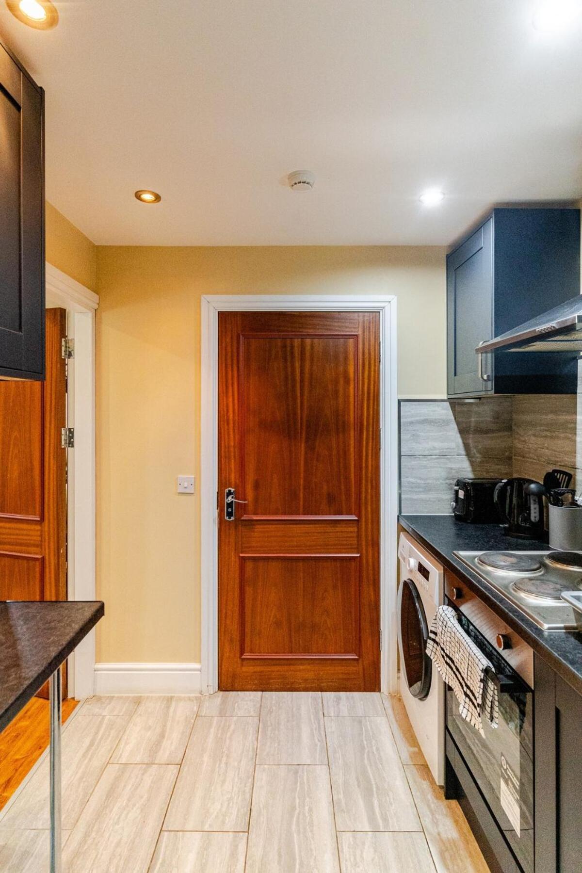 Cozy Flat In Walsall Town Centre Buitenkant foto